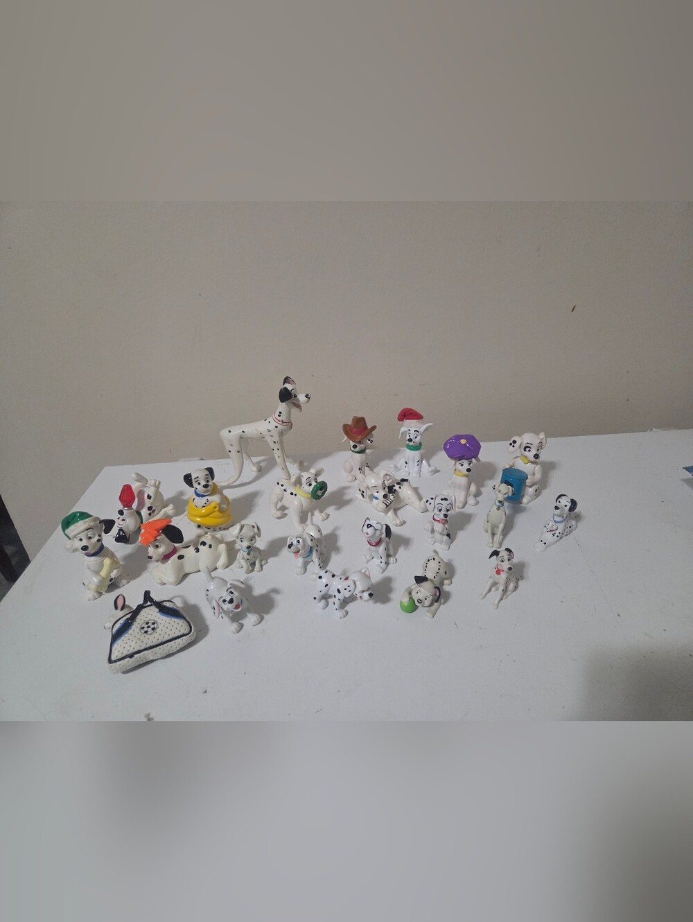 Disney 101 Dalmatian Figures Set Of 22